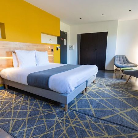 H85 Hotel Chatte Bagian luar foto