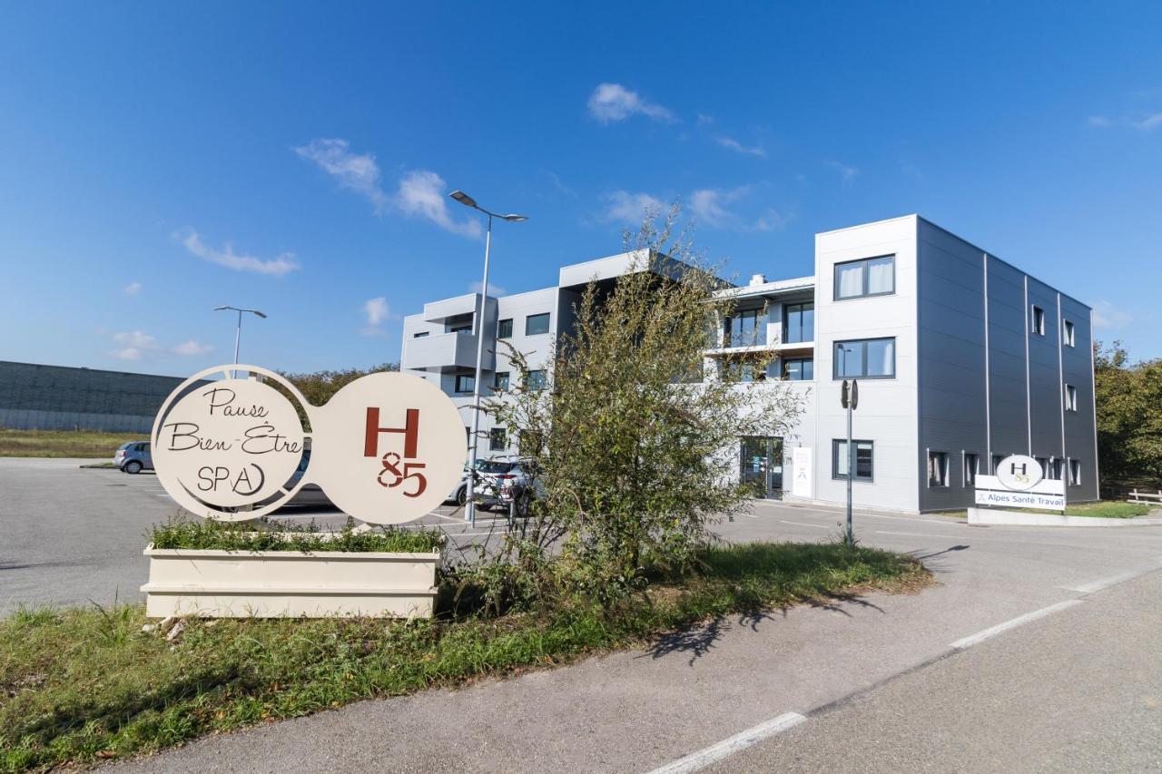 H85 Hotel Chatte Bagian luar foto