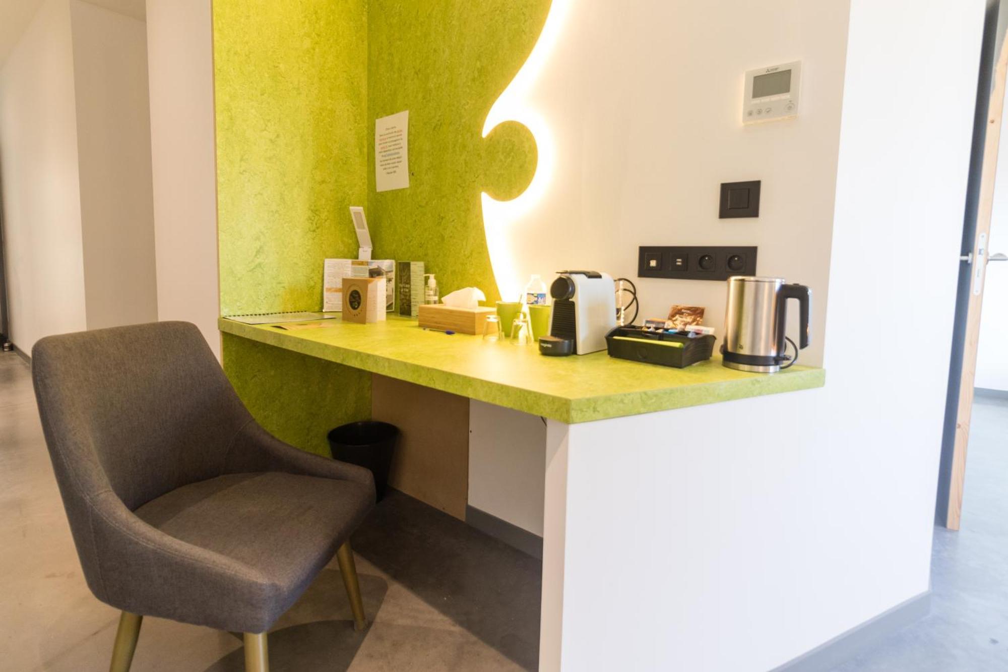 H85 Hotel Chatte Bagian luar foto