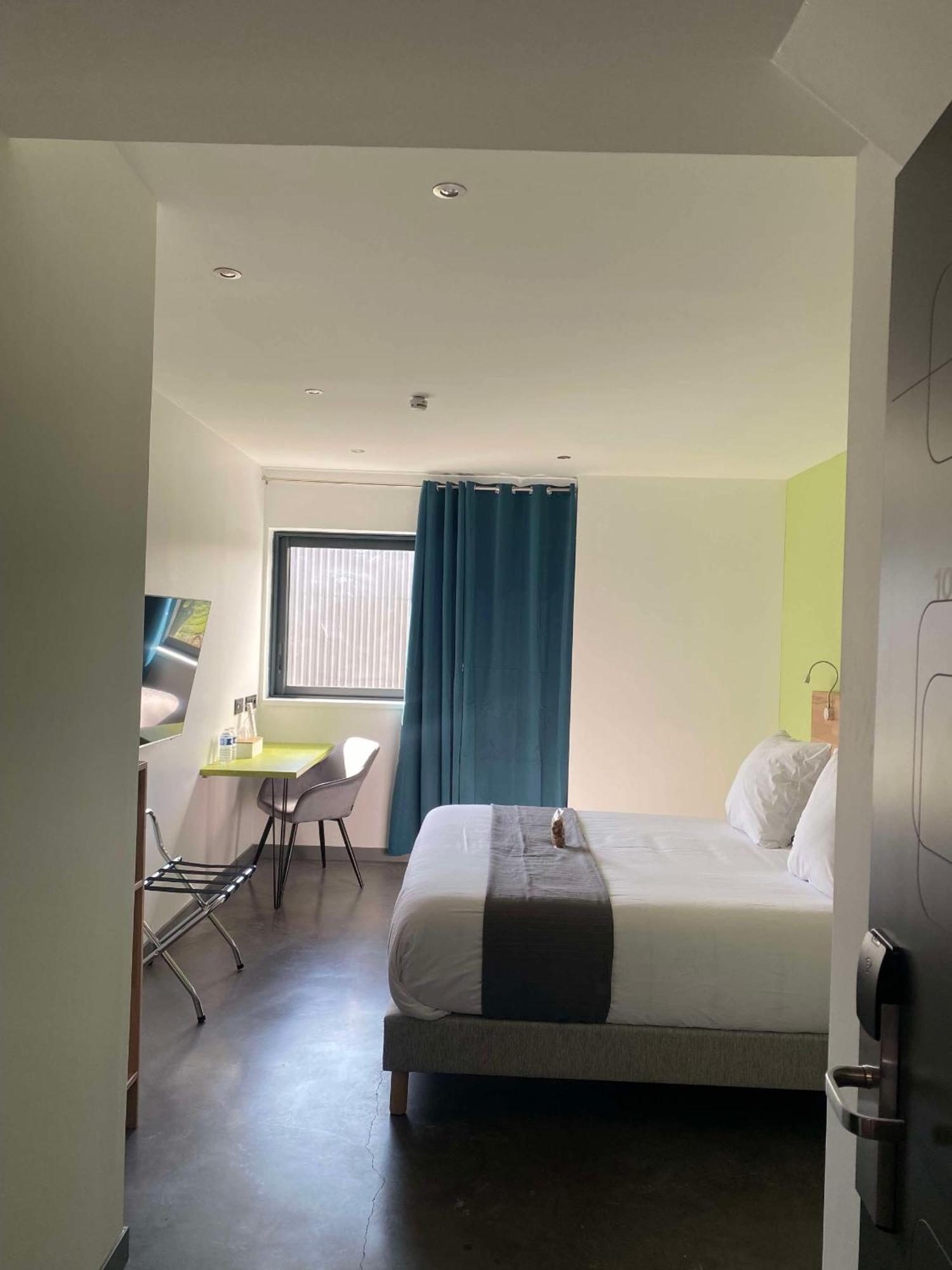 H85 Hotel Chatte Bagian luar foto